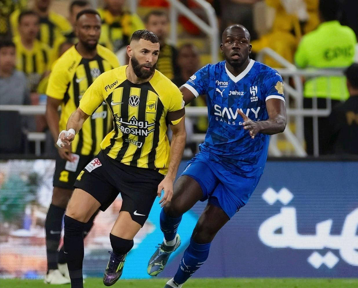 曼联绝杀瓦伦西亚，本泽马高光表现的简单介绍