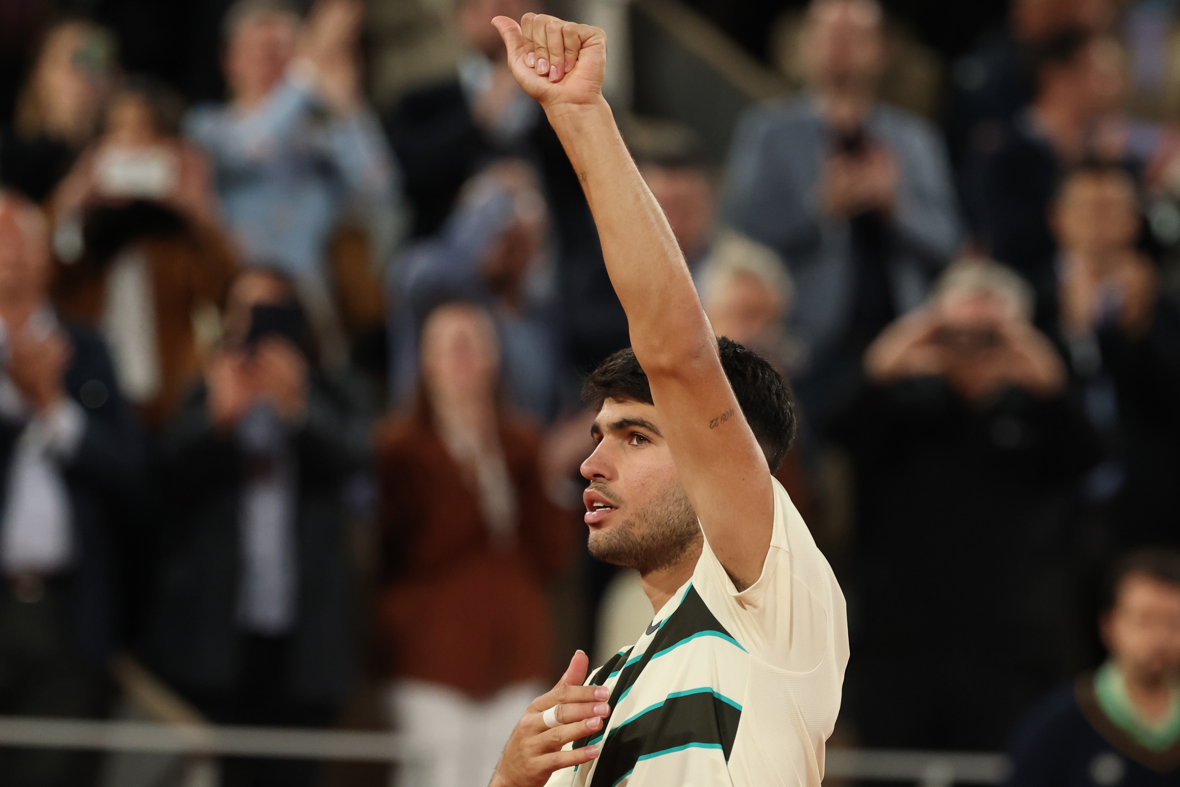 LOL电竞动态-包含世界网球队轻取法国网球队，阿尔卡拉斯高光表现的词条