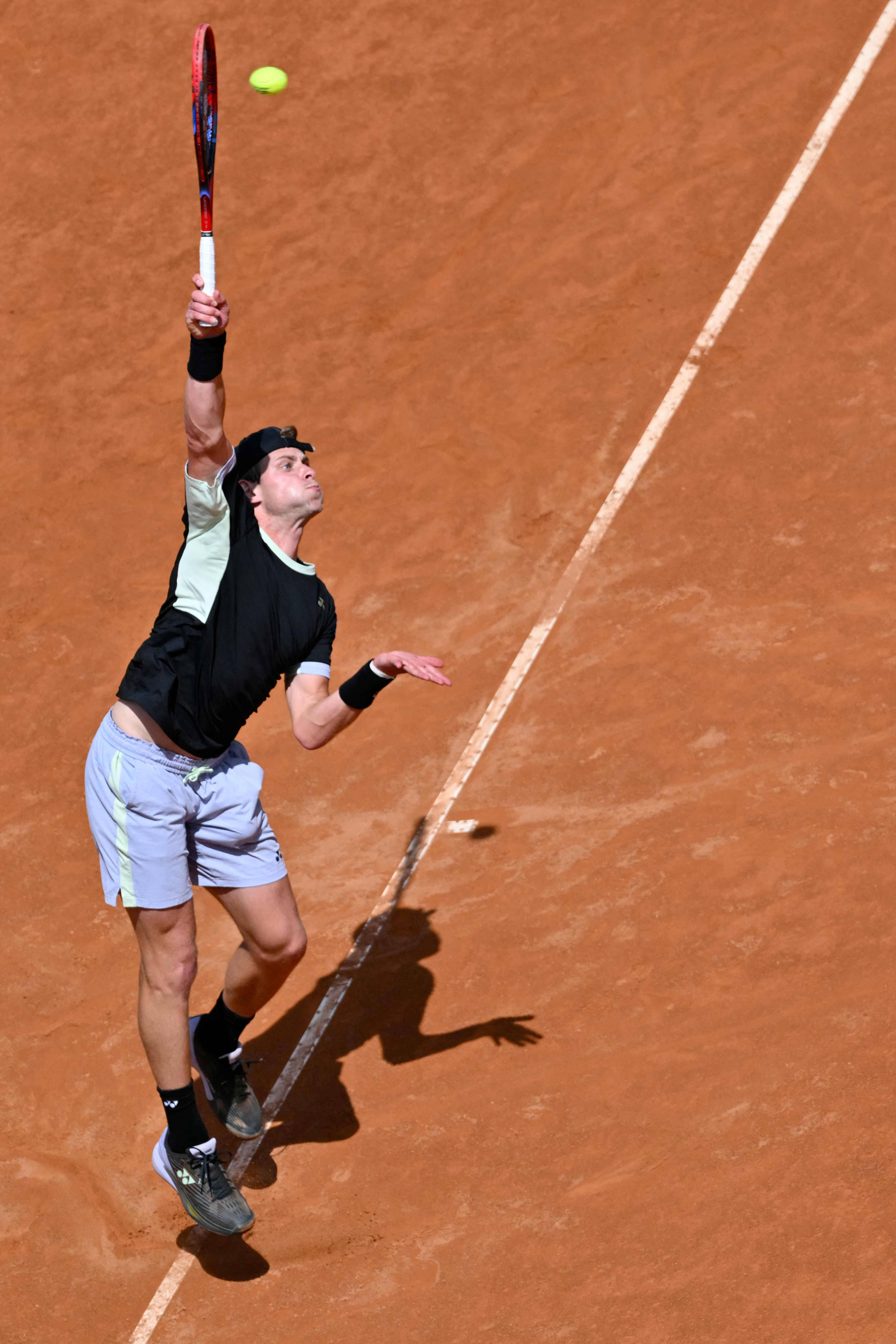 包含意大利网球队绝地反击西班牙网球队，纳达尔关键制胜的词条