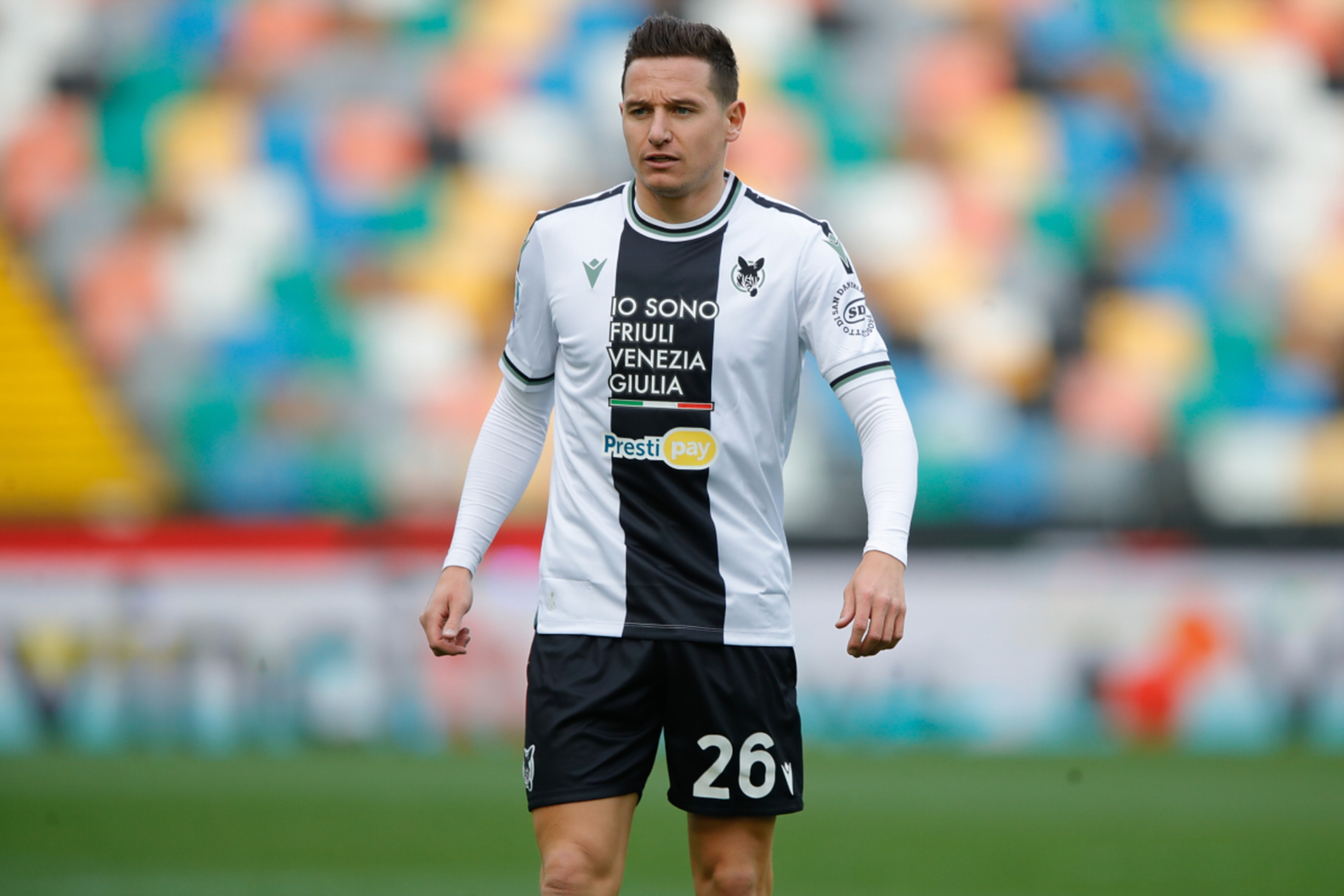 乌迪内斯大胜,继续保持领先优势 乌迪内斯大胜,继续保持领先优势