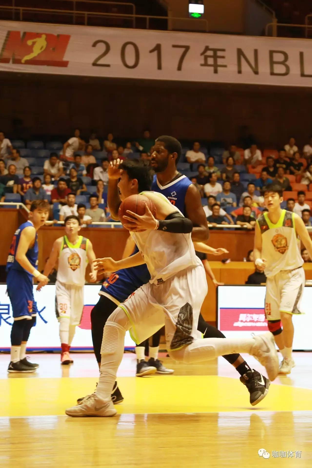 LOL电竞动态-贵州智诚取得胜利，豪夺胜利