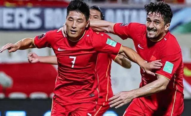 LPL赛事观看-足球俱乐部在世界杯赛场上获得关键胜利的简单介绍