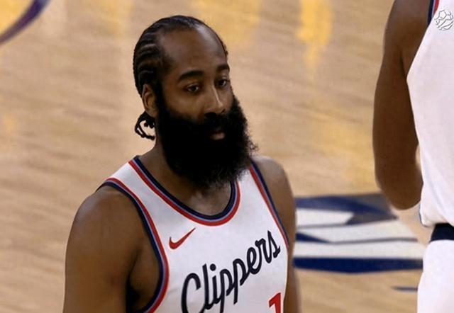 快船主场逆袭勇士，终结两连败的简单介绍