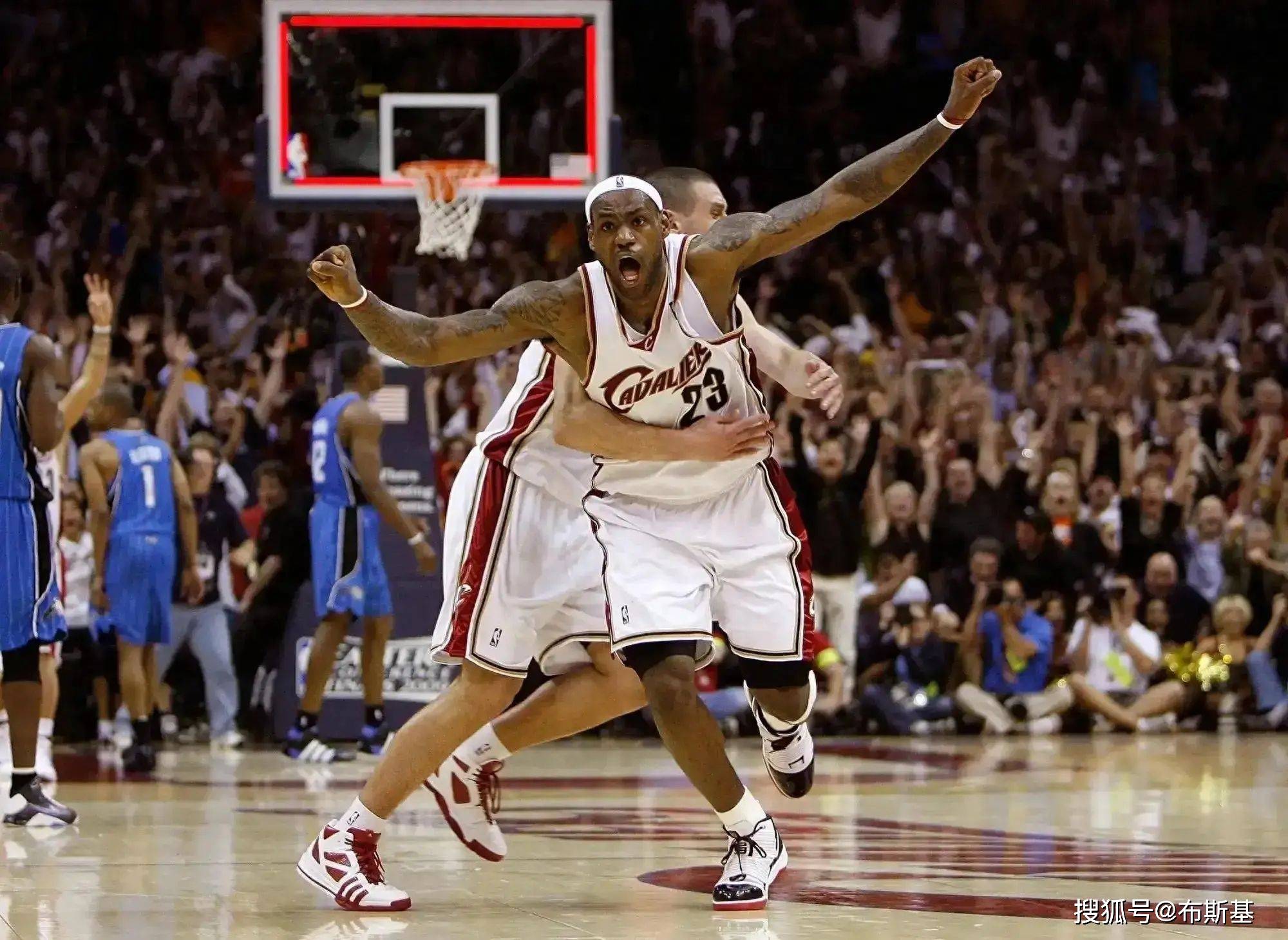 lpl官网-骑士险胜北京队，詹姆斯点燃赛场的简单介绍