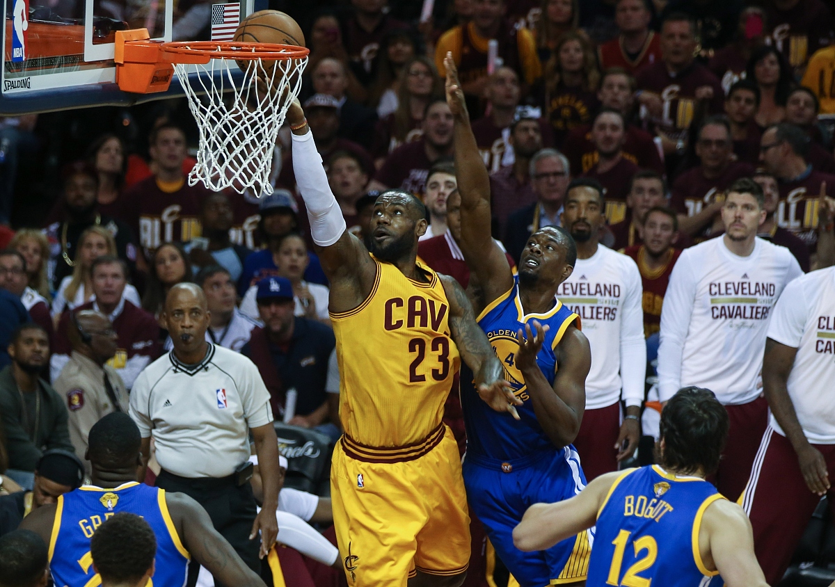 骑士险胜北京队，詹姆斯点燃赛场的简单介绍