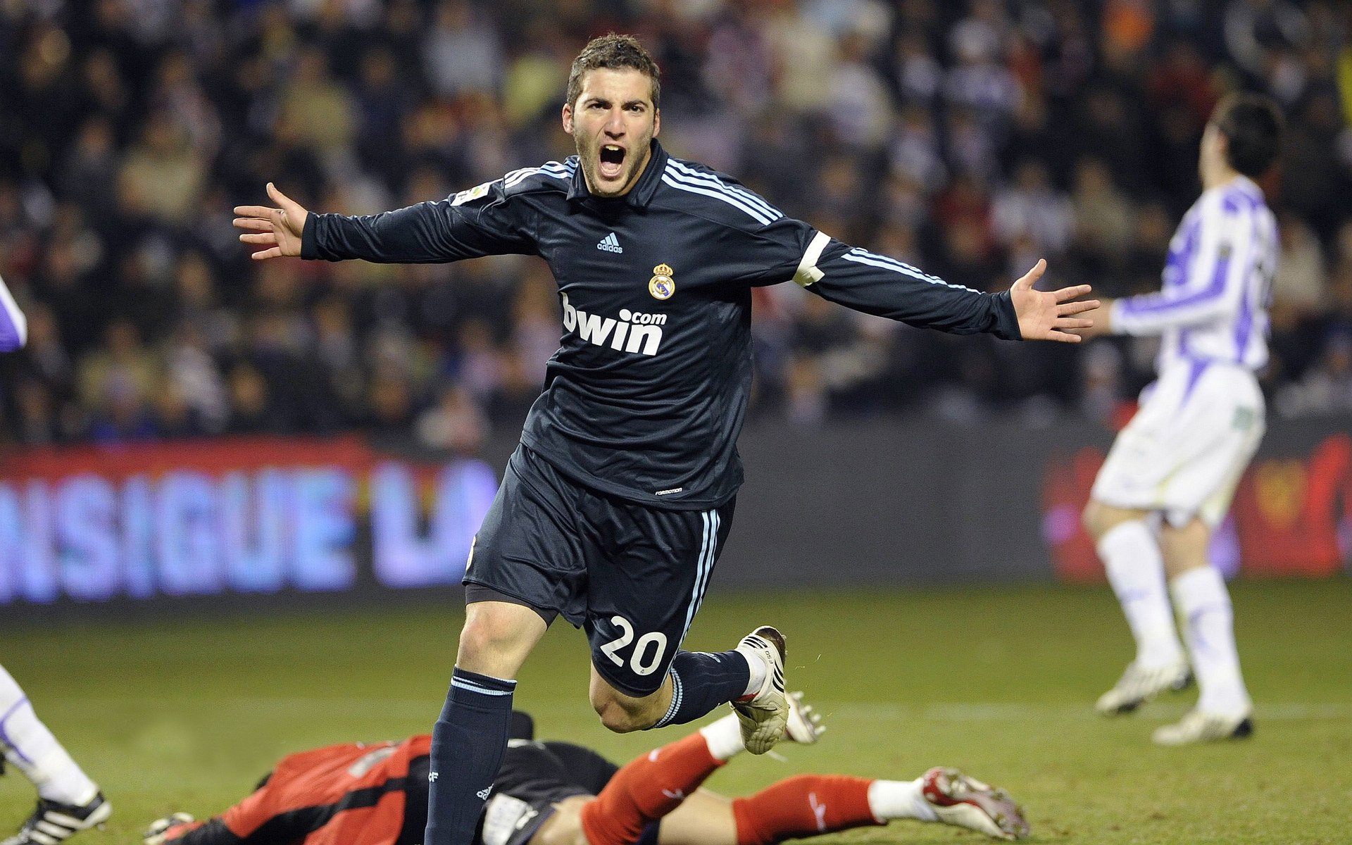 辽宁队防守锁死开拓者，保罗成为关键先生